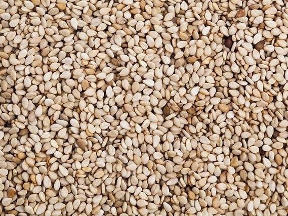 Natural sesame seeds